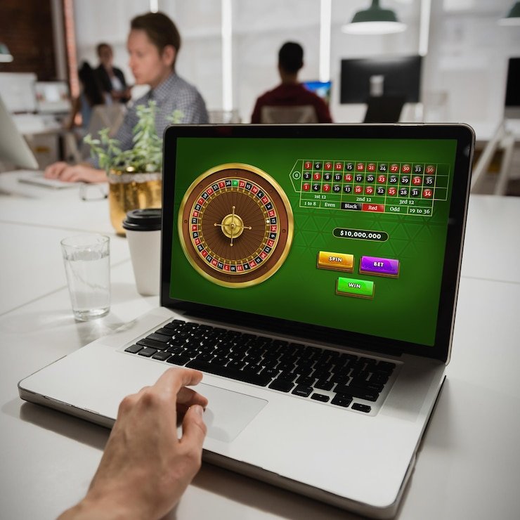 Studio live casino Playtech dengan dealer profesional di hadapan multi-kamera HD